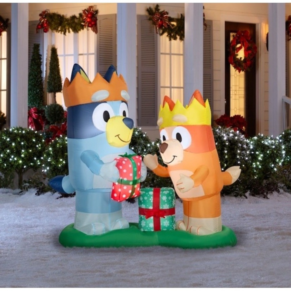 Bluey & Bingo Duo Christmas - 6' Inflatable - Lighted - Gemmy **NEW**